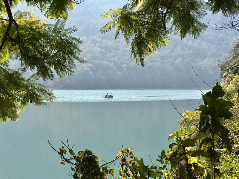Travel in Nepal, Lake Phewa in Pokhara