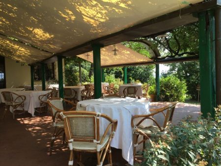 Villa Le Rondini dining hall