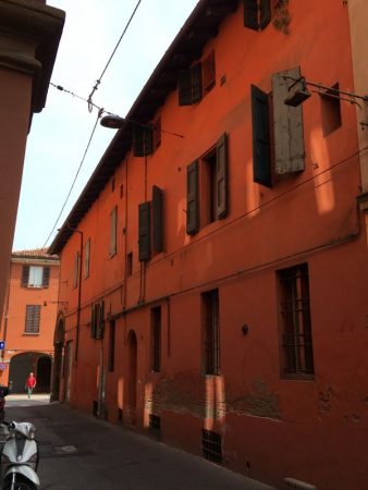 Bologna centro storico lane