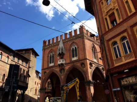 Bologna Piazza della Mercancia, Via Santo Stefano