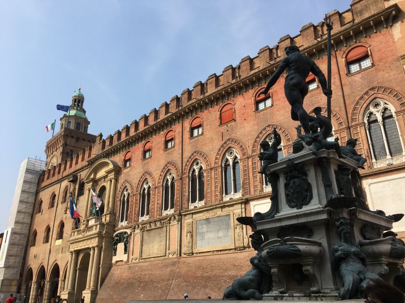 Fontana di Nettuno and Palazzo Comunale, Bologna Fontana di Nettuno and Palazzo Comunale, Bologna