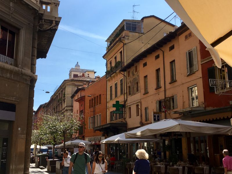 Via degli Orefici, Bologna's dining street Restaurant street Via Orefici, Bologna