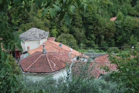 Chapel along path to Sacro Monte di Ossuccio