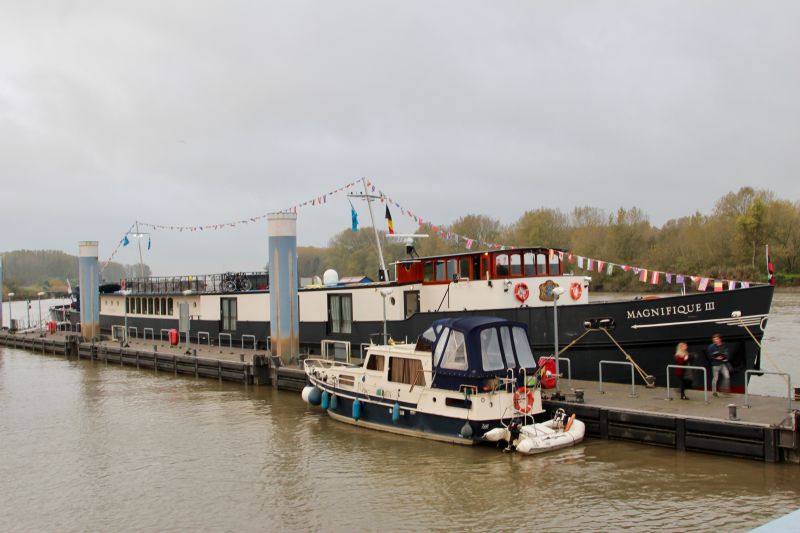 River barge Maqnifique III at a lock Magnifique III at a lock