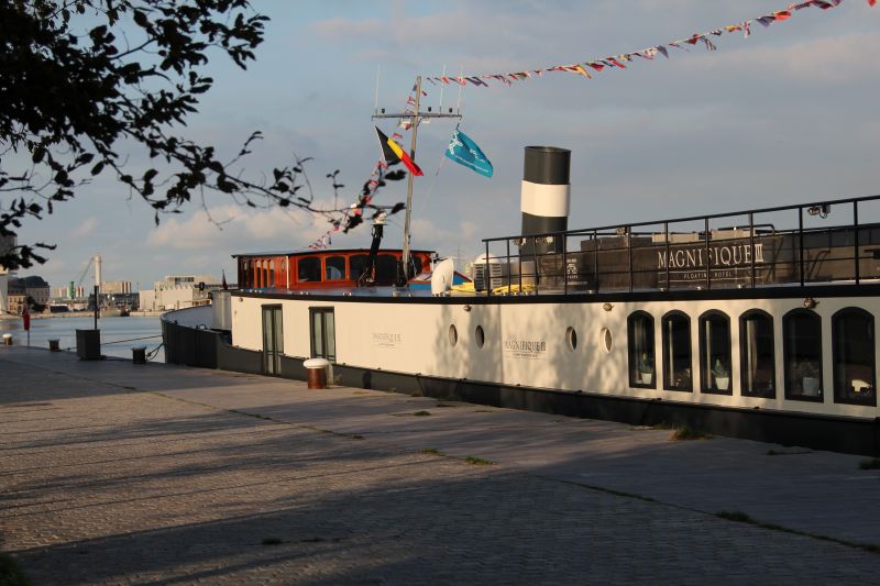 Magnifique III hotel barge in Antwerp