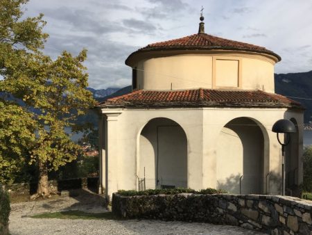 Monasterio Ossuccio walk chapel, Lake Como