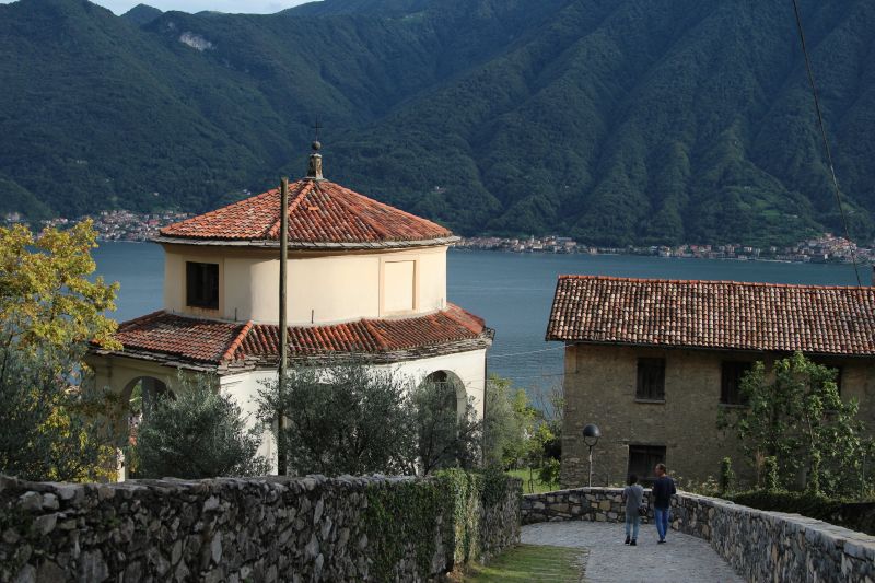 Sacro Monte di Ossuccio chapel and Lake Como