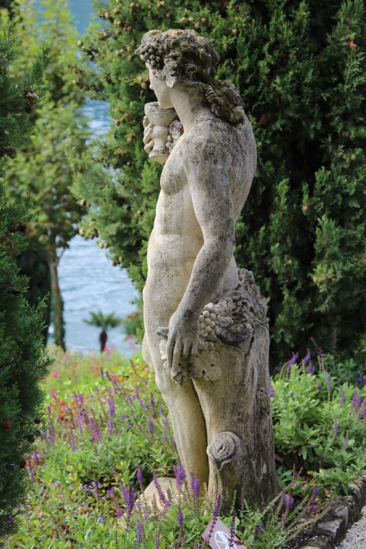Villa Balbianello statue, Lenno, Lake Como Villa Balbianello statue, Lenno, Lake Como