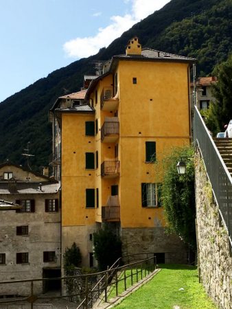Yellow house in Brienno, Lake Como
