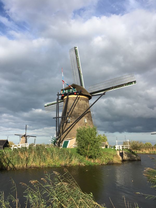 River cruising in the Netherlands: Kinderdijk Unesco windmills River cruising in the Netherlands: Kinderdijk Unesco windmills