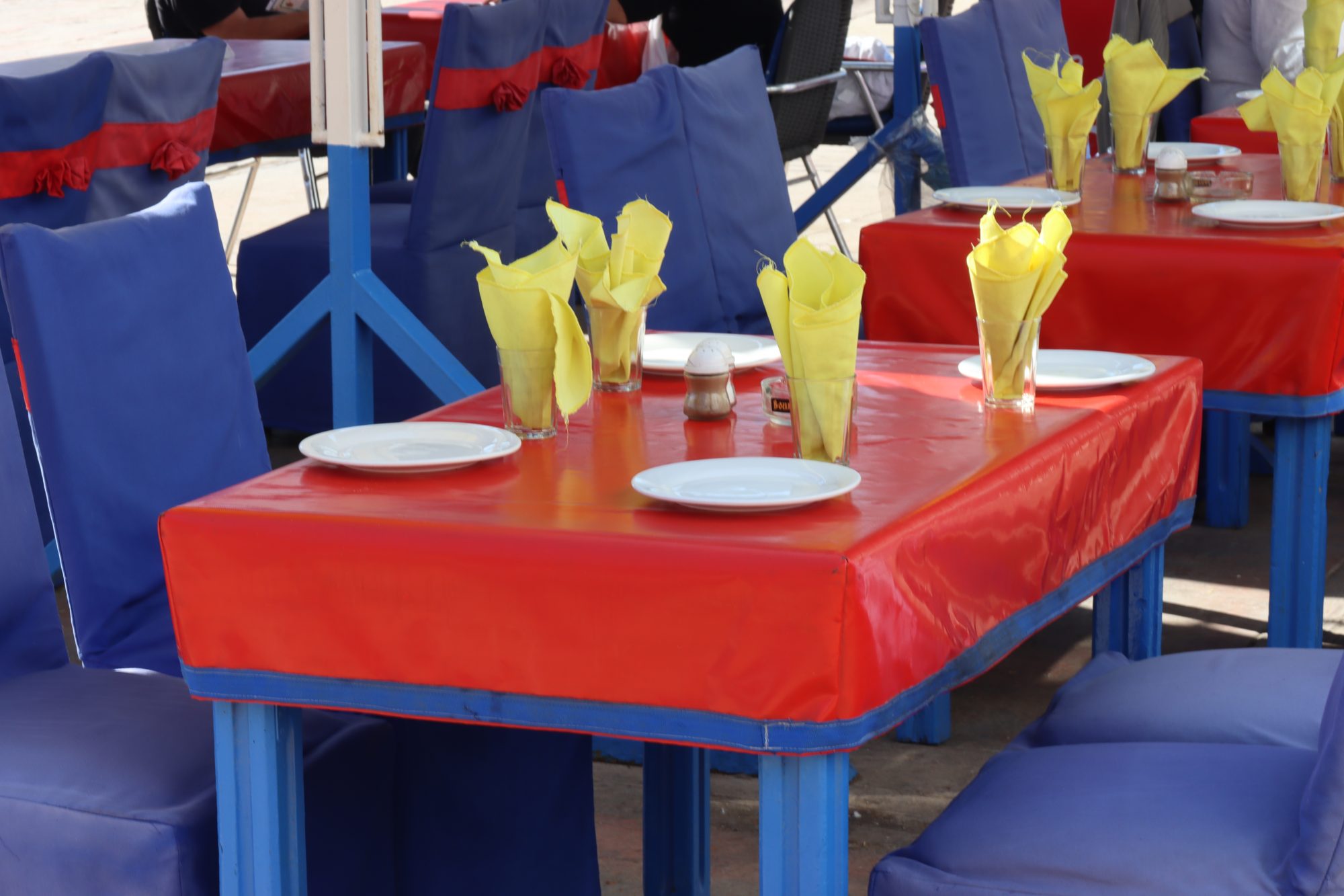 Talborjt outdoor restaurant table