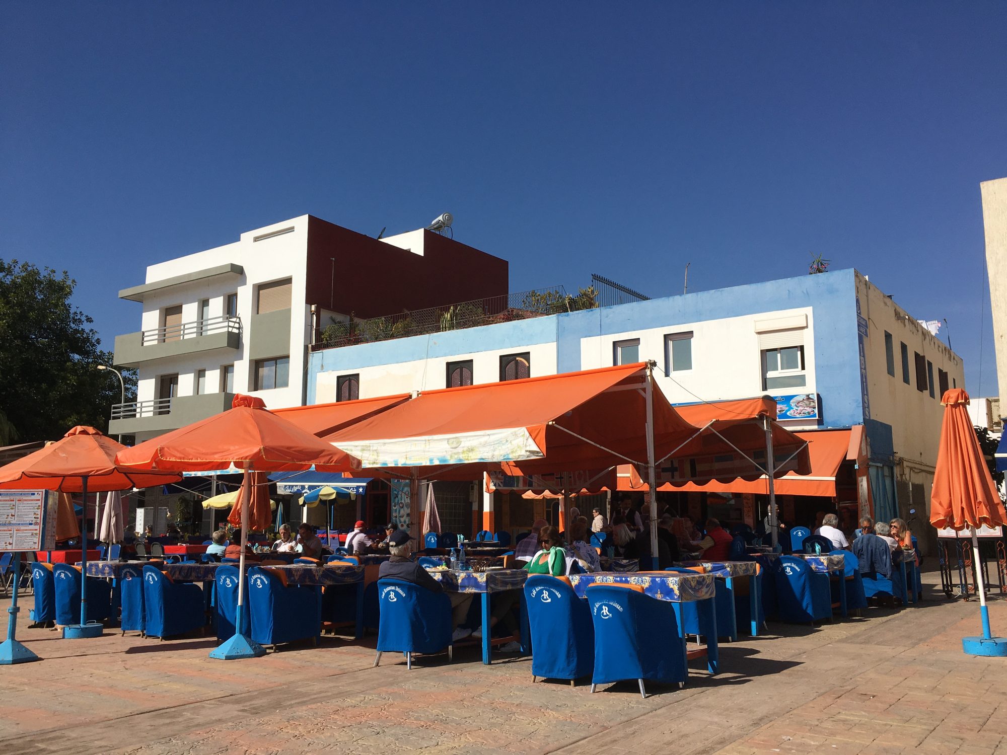 Outdoor restaurant on Talborjt square