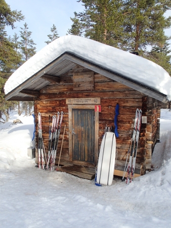 Ski tour in Lapland, sauna in Luirojärvi