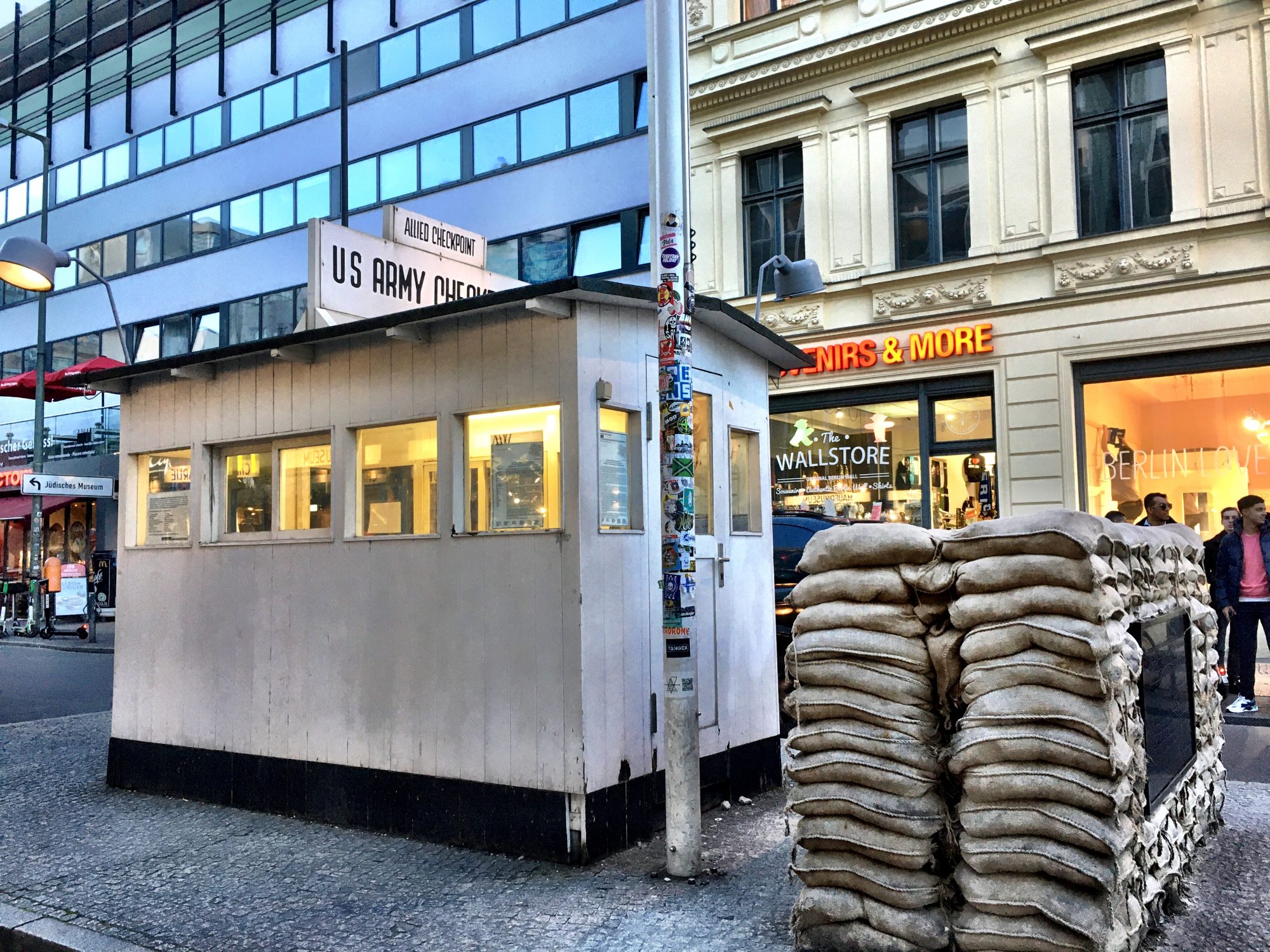 Berlin Top Ten sights: Checkpoint Charlie Berlin Top Ten sights: Checkpoint Charlie