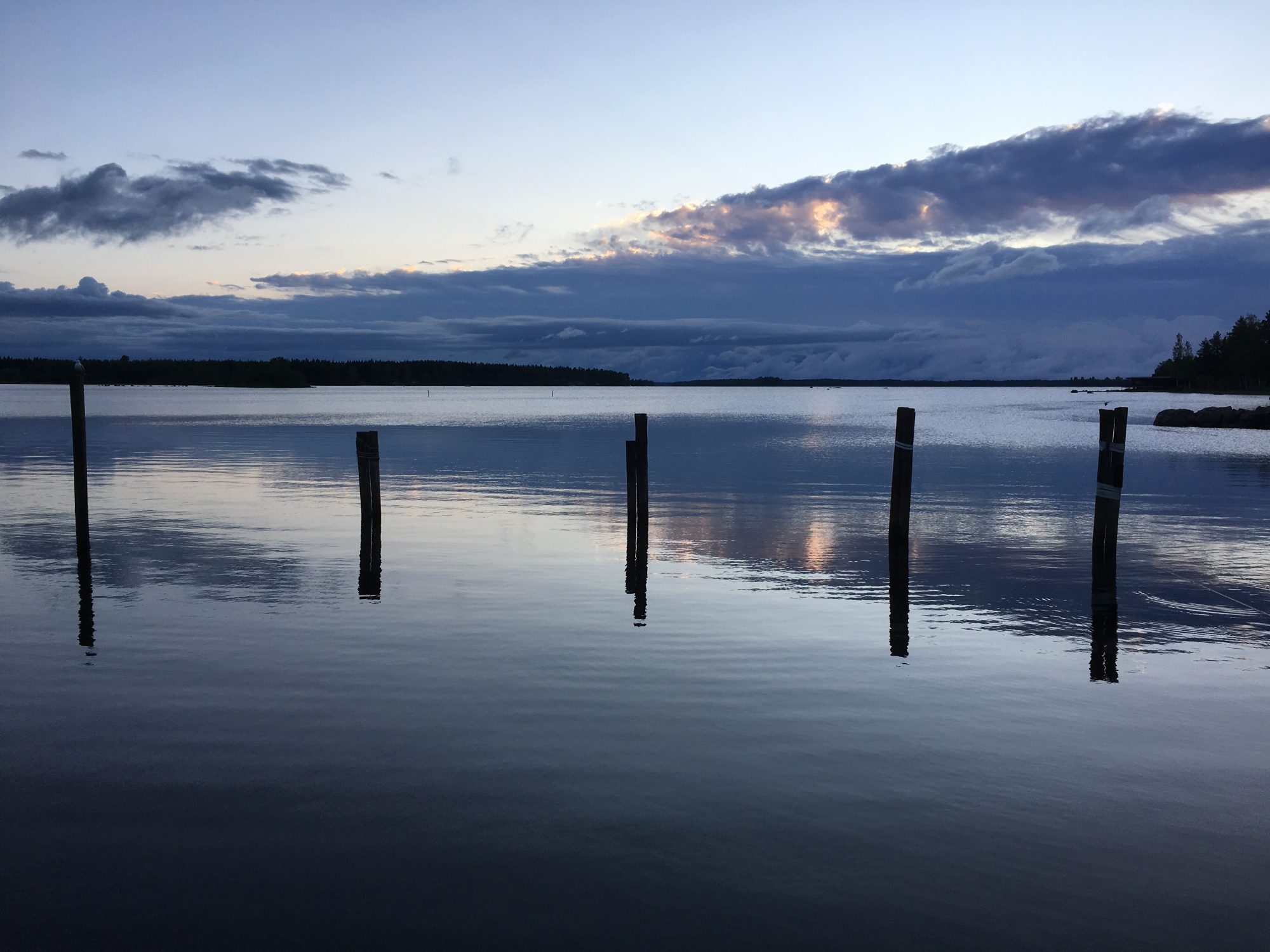 Night view of Öja in the 7 Bridges Archipelago