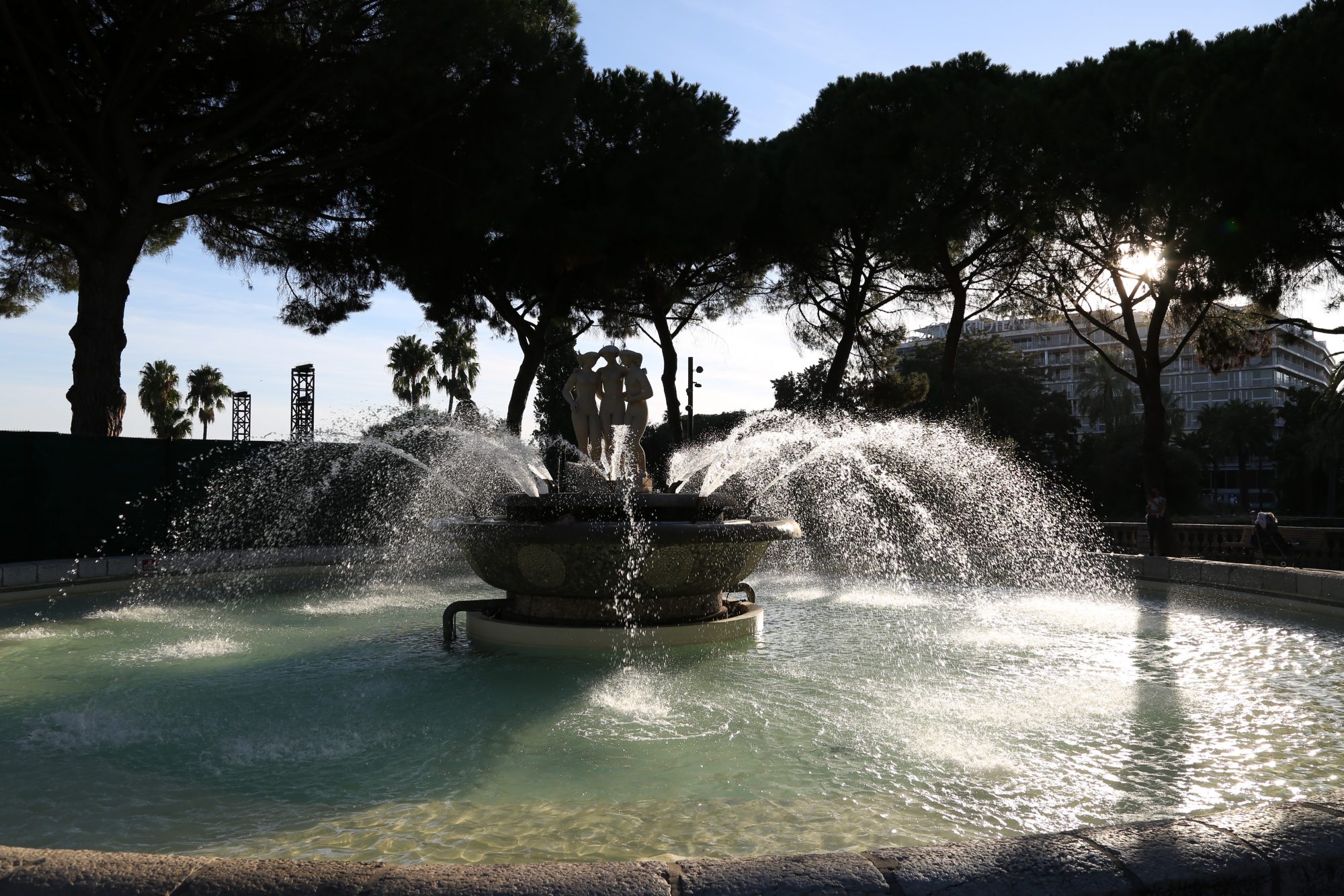 Nice in one day: fountain on Promenade des Anglais