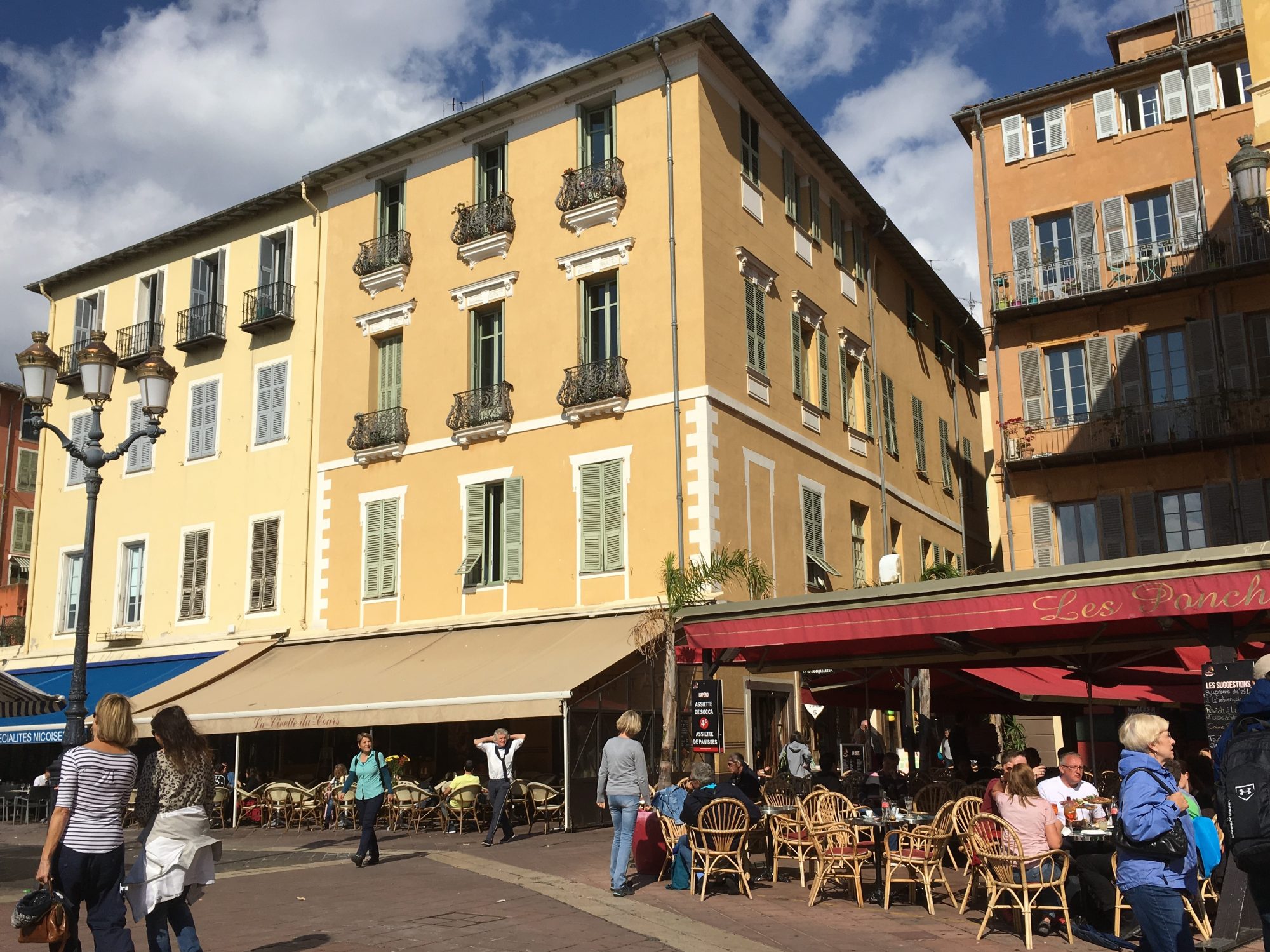 What to see in Nice in one day: cafes and brasseries