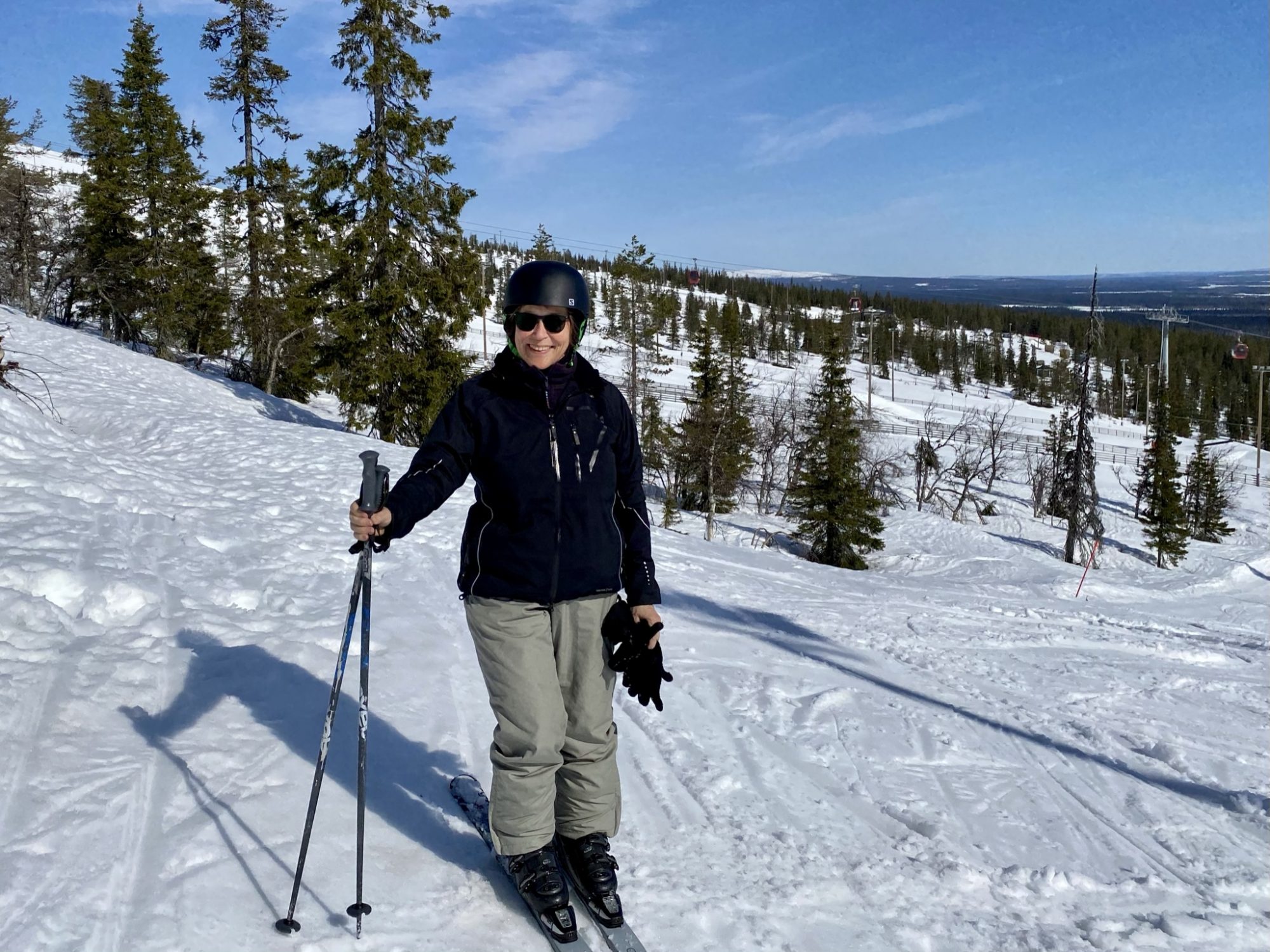 Skiing at the end of April! Arctic Lapland spring: skiing in Ylläs, Lapland