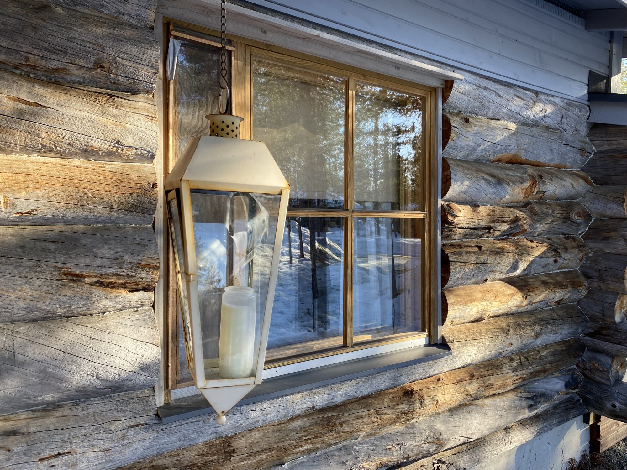 A Lapland cottage built out of deadwood Staying in a Lapland cottage