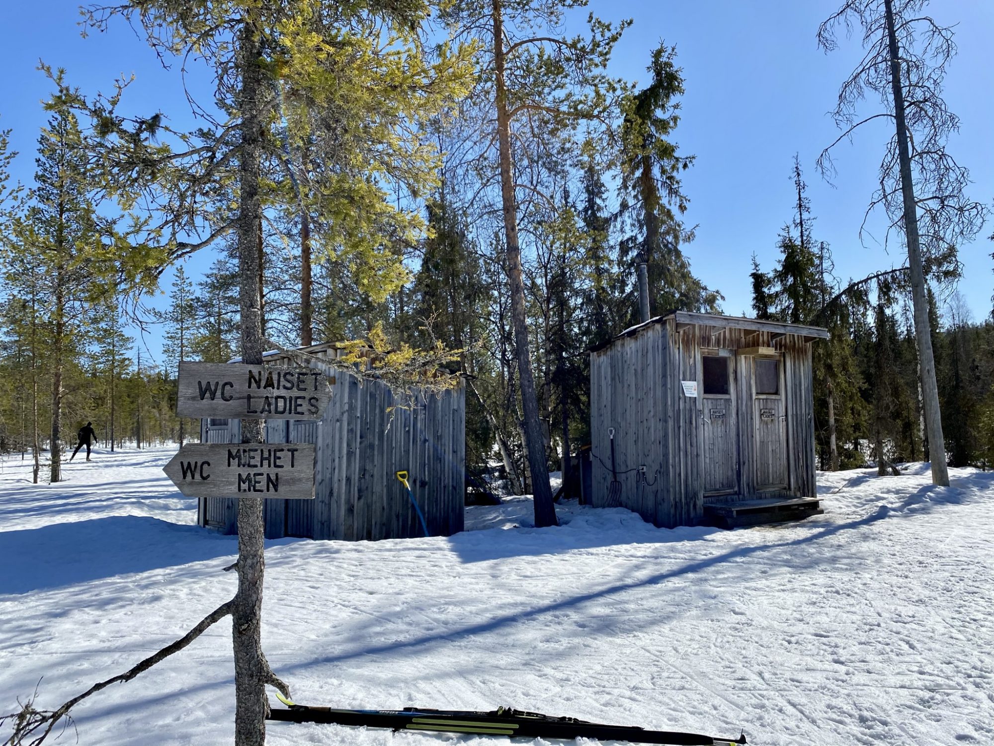 Wilderness outhouses Wilderness outhouse toilets for ladies and men