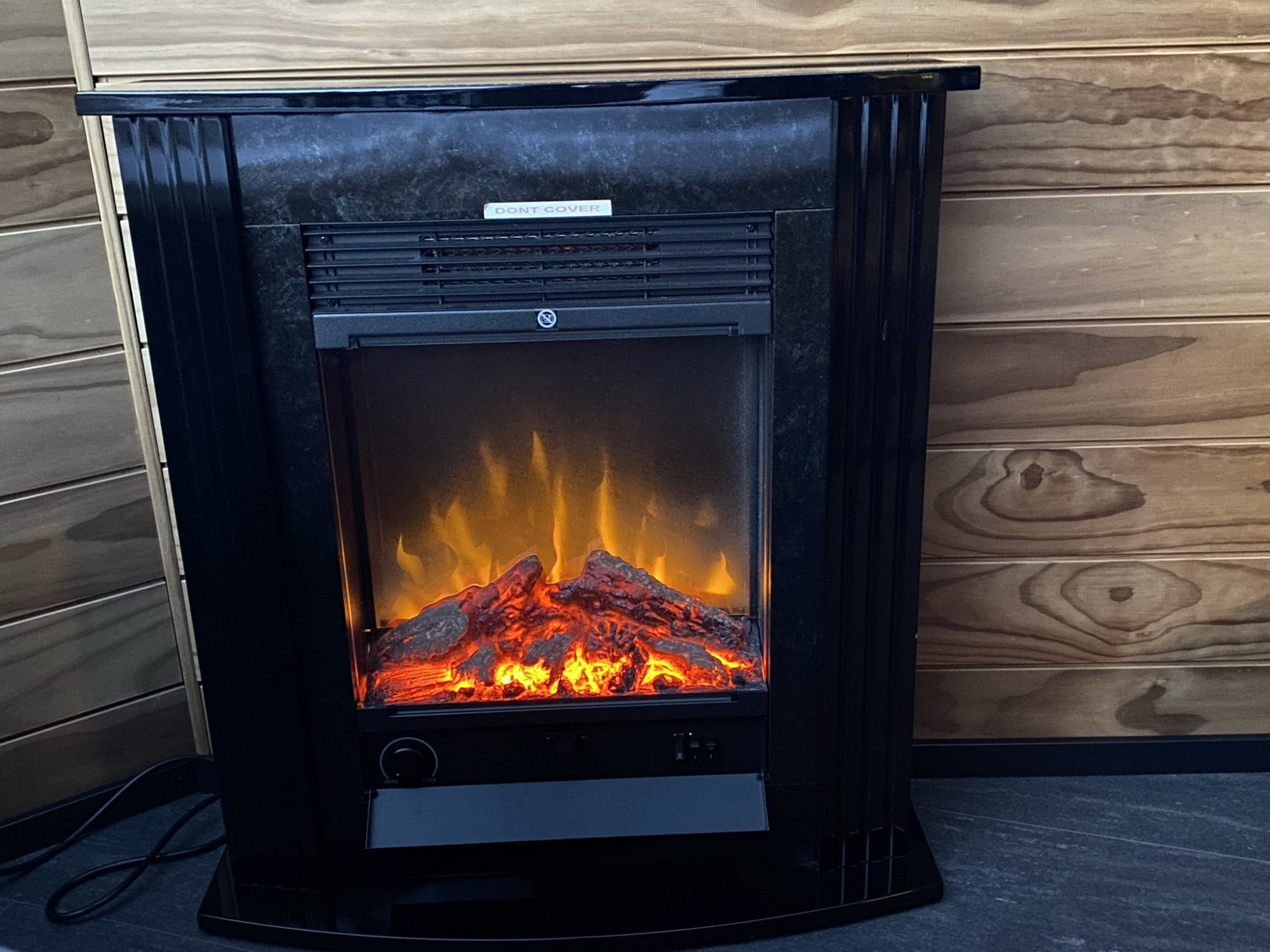 An aurora cabin fireplace Northern Lights Village Levi fireplace