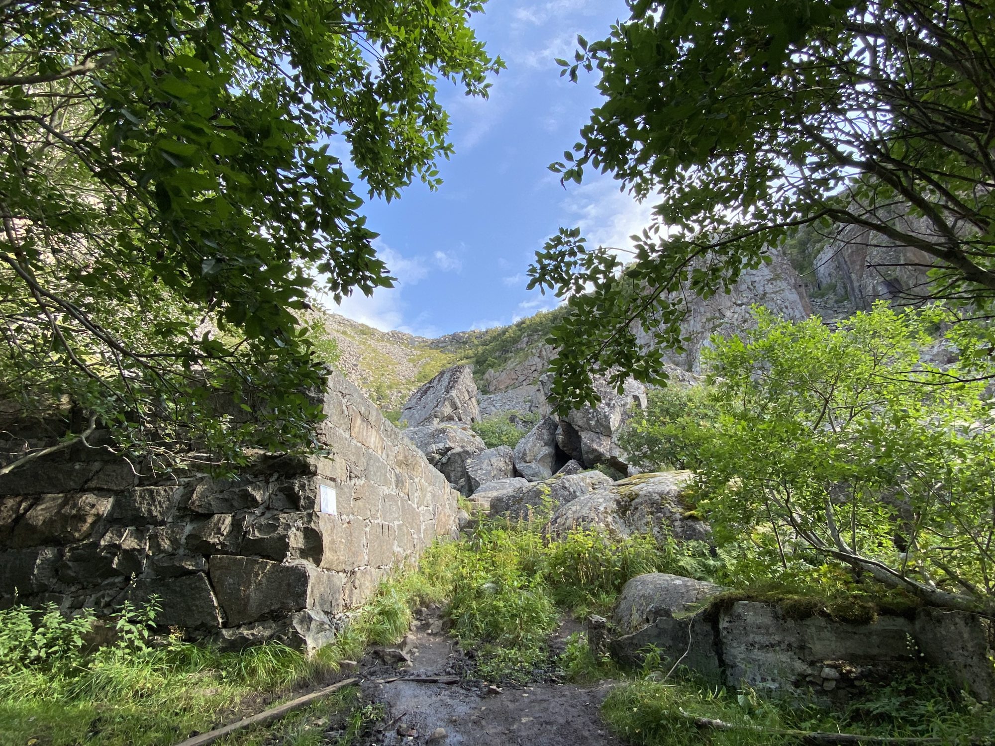 Trailhead of the hike to Festvågtinden and Heia Trailhead of the hike to Festvågtinden and Heia