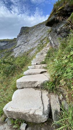 Hike to Reinebringen along stairs