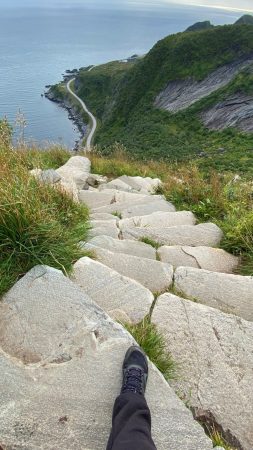 Lofoten hikes: Reinebringen Sherpa steps