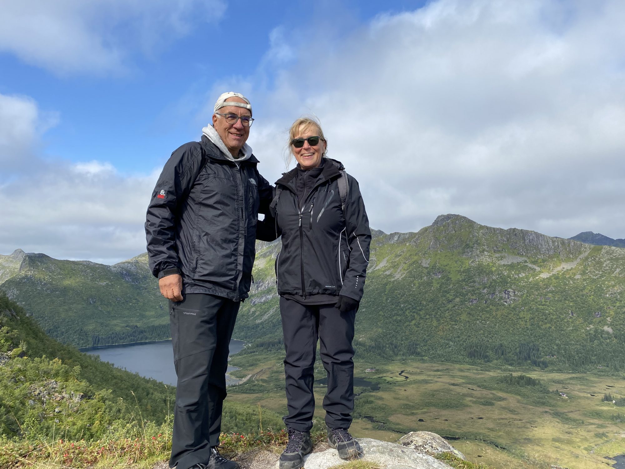 Tjeldbergtinden, we did it! Lofoten hikes: Tjeldbergtinden, we did it!
