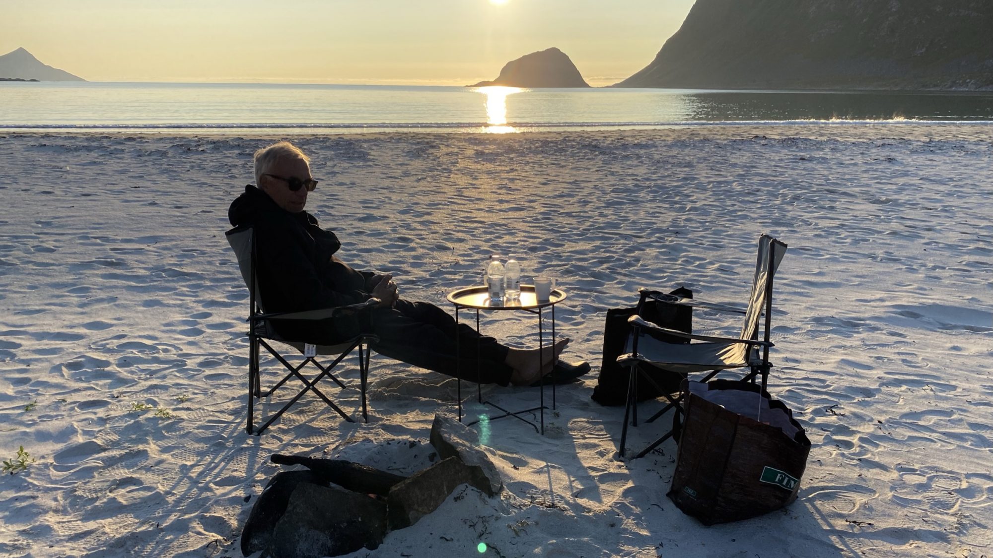 Lofoten hiking: Hauklandsstranda campfire Lofoten hiking: campfire at Hauklandsstranda