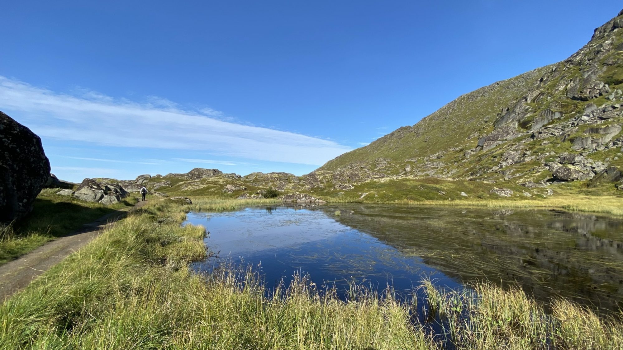 Mountain lake between Haukland and Uttakleiv Mountain lake between Haukland and Uttakleiv