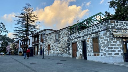 Drive in the scenic north of Gran Canaria: Teror