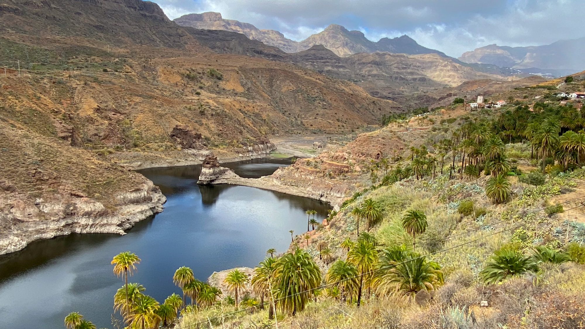 La Sorrueda artificial lake, Santa Lucia de Tirajana