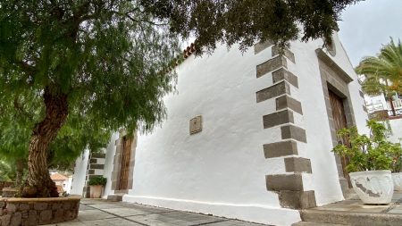Scenic mountain drive in Gran Canaria, Temisas church